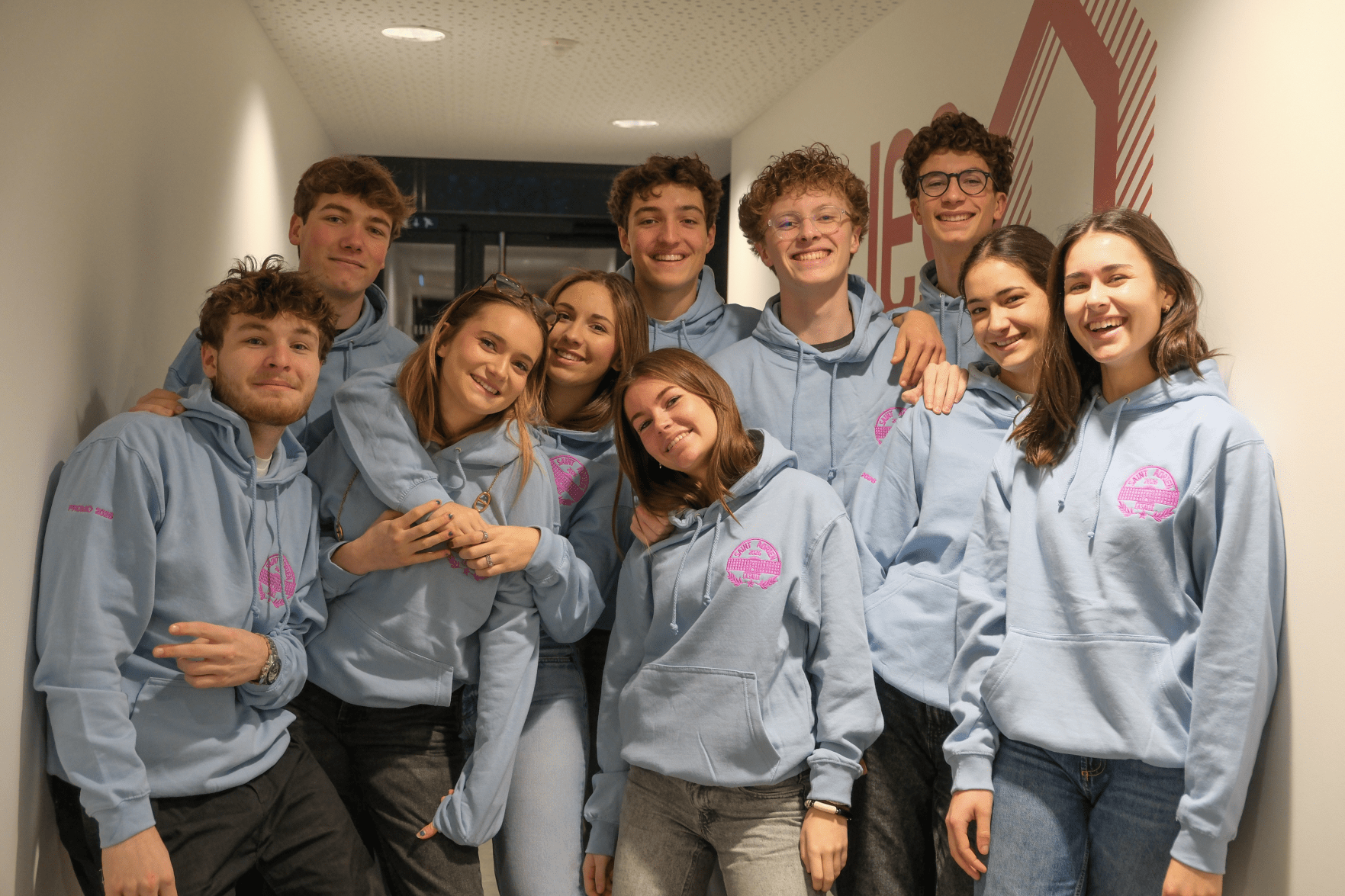 La promo 2026 en bleu 